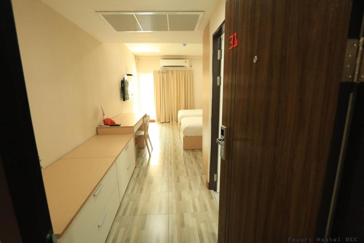 Favori Hostel Bangkok Surawong Zewnętrze zdjęcie