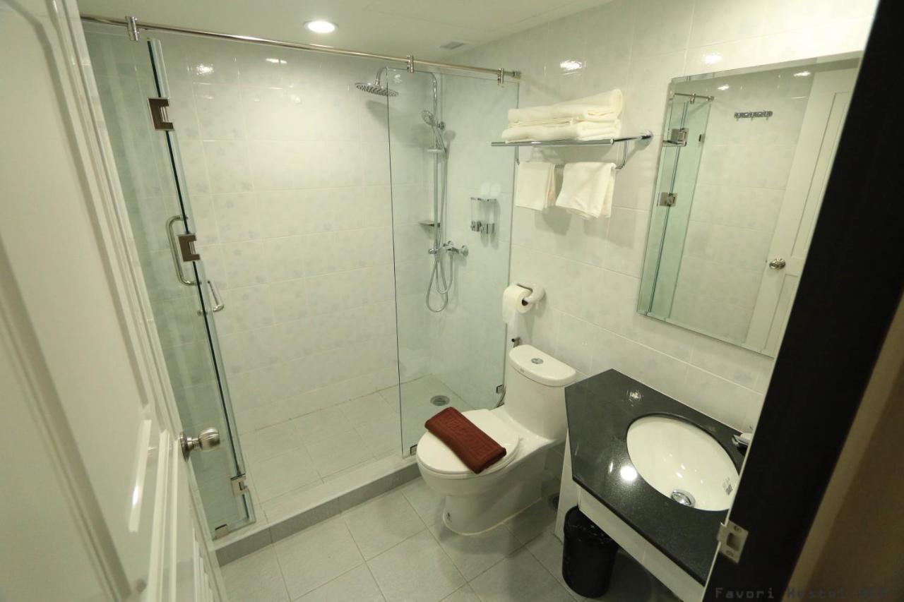 Favori Hostel Bangkok Surawong Zewnętrze zdjęcie