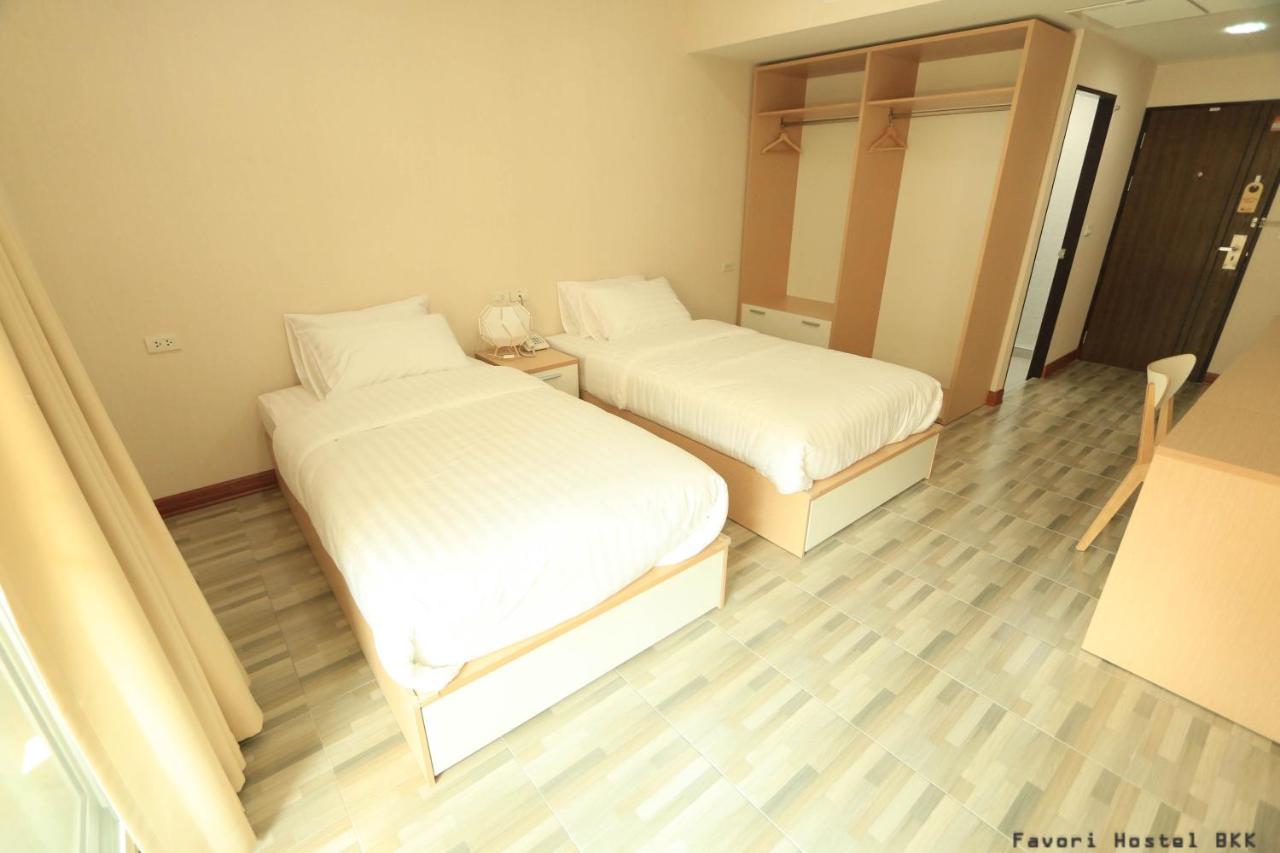 Favori Hostel Bangkok Surawong Zewnętrze zdjęcie